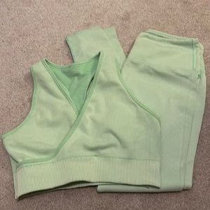 Green ribbed lounge/workout set